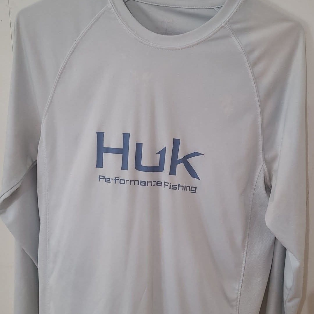 Huk Light Gray Performance Fishing Shirt